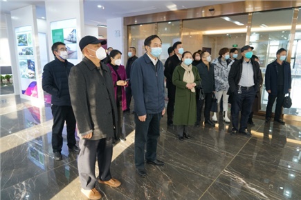 12月14日，張家界市政協黨組書記、主席歐陽斌一行來到張家界高新區萬眾實業集團有限公司，宣講黨的二十大精神